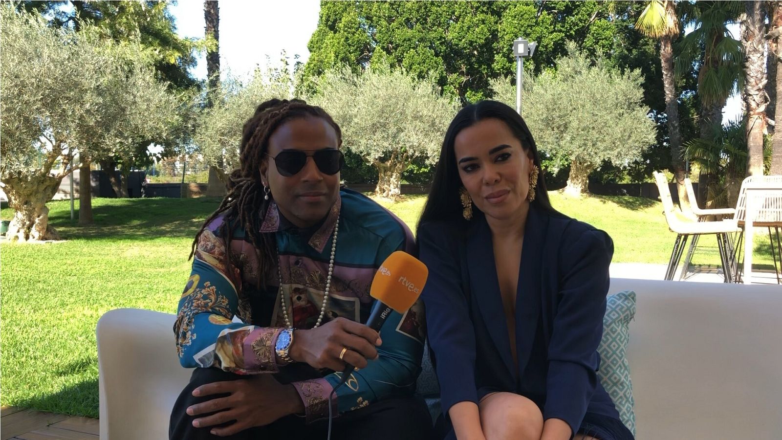 Yotuel Romero y Beatriz Luengo en una entrevista con RTVE.es
