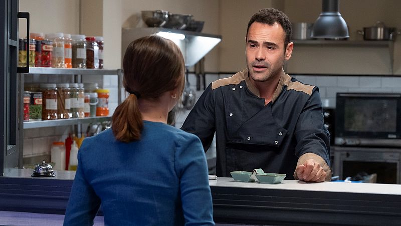 '4 estrellas' | Aumenta la tensin entre Luz y Ainhoa: la llegada del chef David Garca agrava sus diferencias