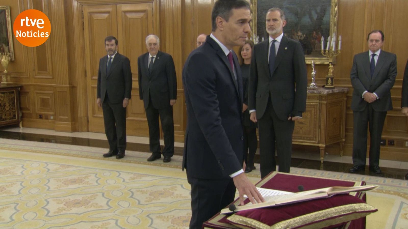 Pedro Sánchez promet el càrrec davant el Rei Felip VI