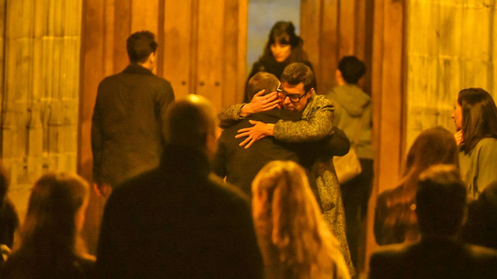 Familiares y representantes políticos despiden en Zarautz a Iván Illarramendi, víctima de Hamás