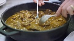 Fricandó de vedella amb moixernons fet a la Vall de Camprodon