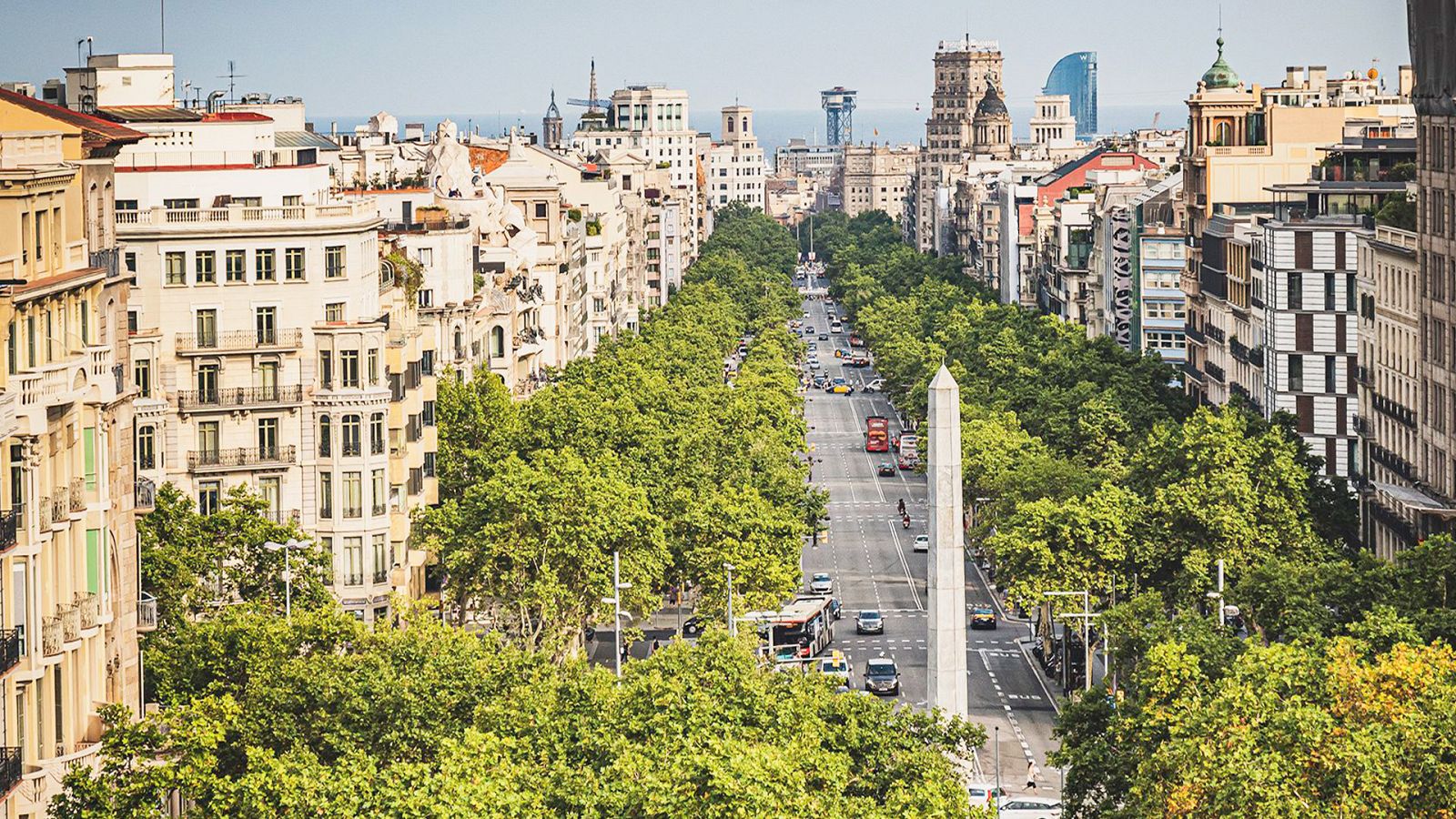 El passeig de Gràcia, una avinguda d'un quilòmetre i mig amb 200 anys d'història