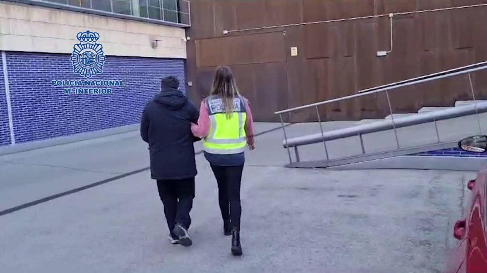 Arresto de uno de los tres acusados de difundir miles de archivos pornográficos