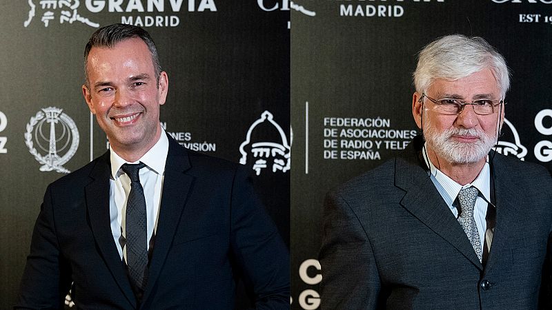 Los periodistas de RTVE Igor Gómez y Fran Sevilla recogen las Antenas de Oro 2023