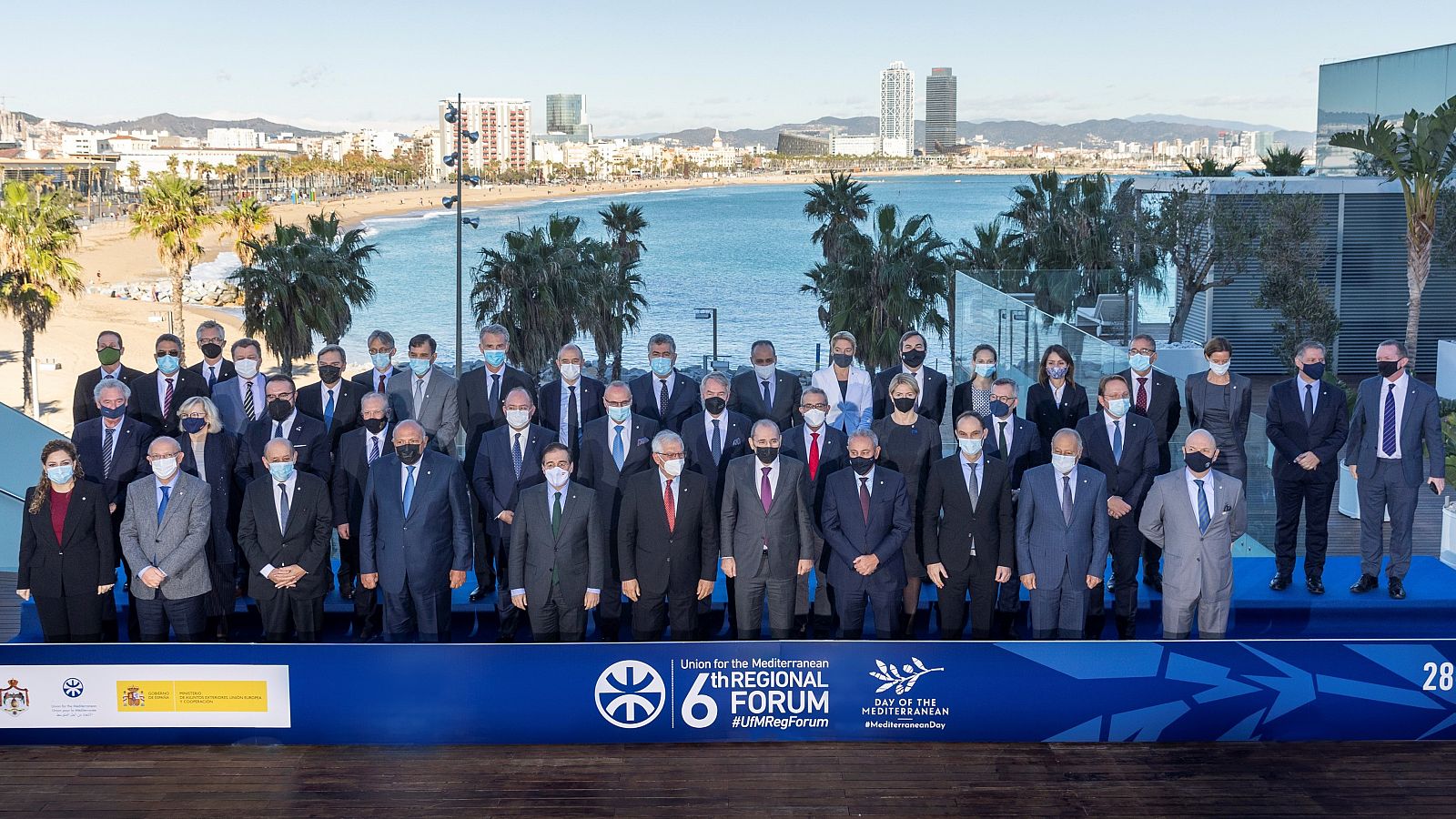 Foto de família del fòrum regional de la Unió pel Mediterrani celebrat l'any 2021