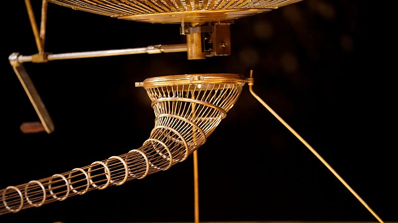 Sufrir el ataque de un tibur�n o vivir m�s de cien a�os, �m�s dif�cil o m�s f�cil que ganar la Loter�a de Navidad?