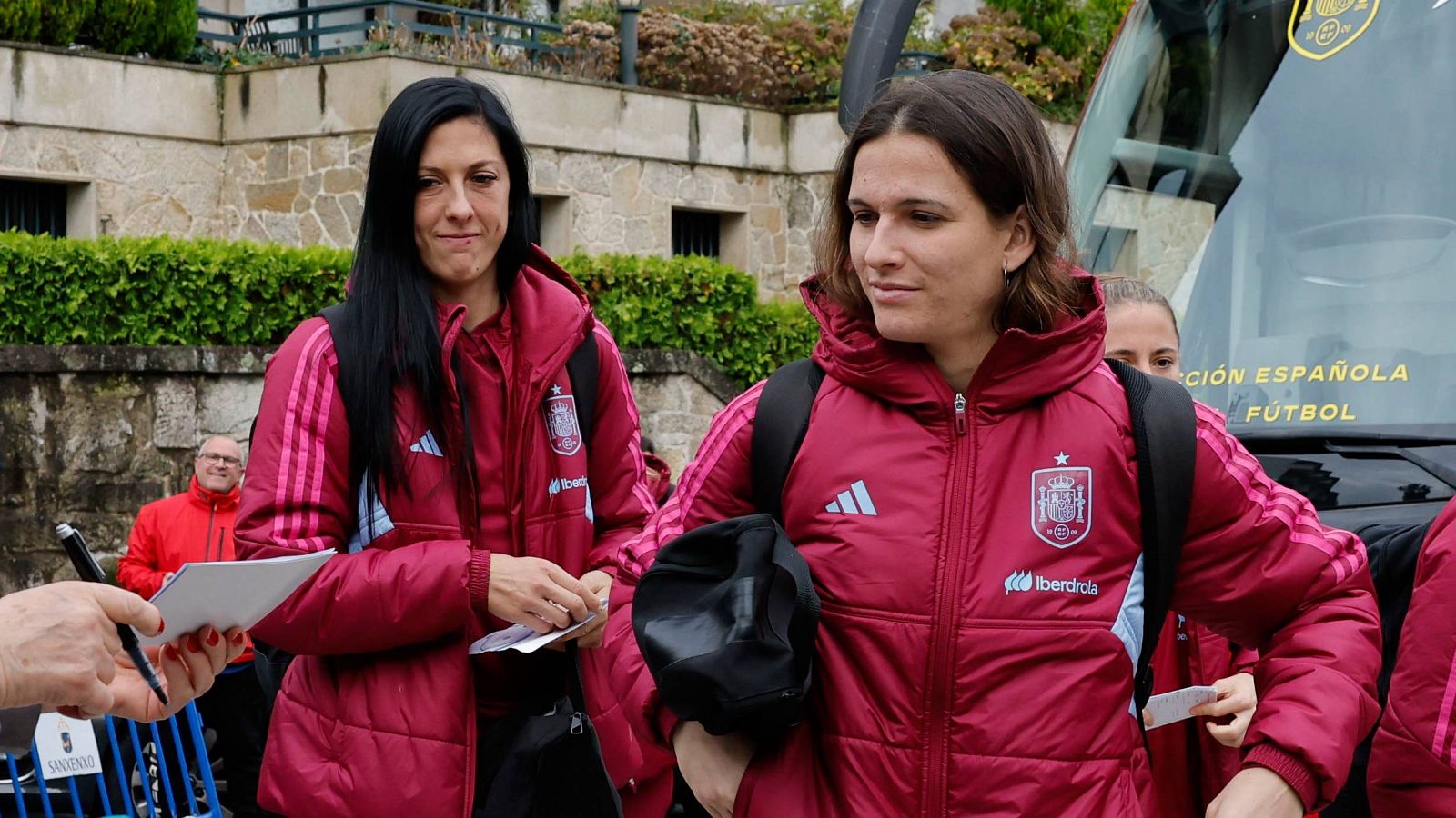 Laia Codina confirma que el beso no fue consentido y que Jenni  recibió presiones