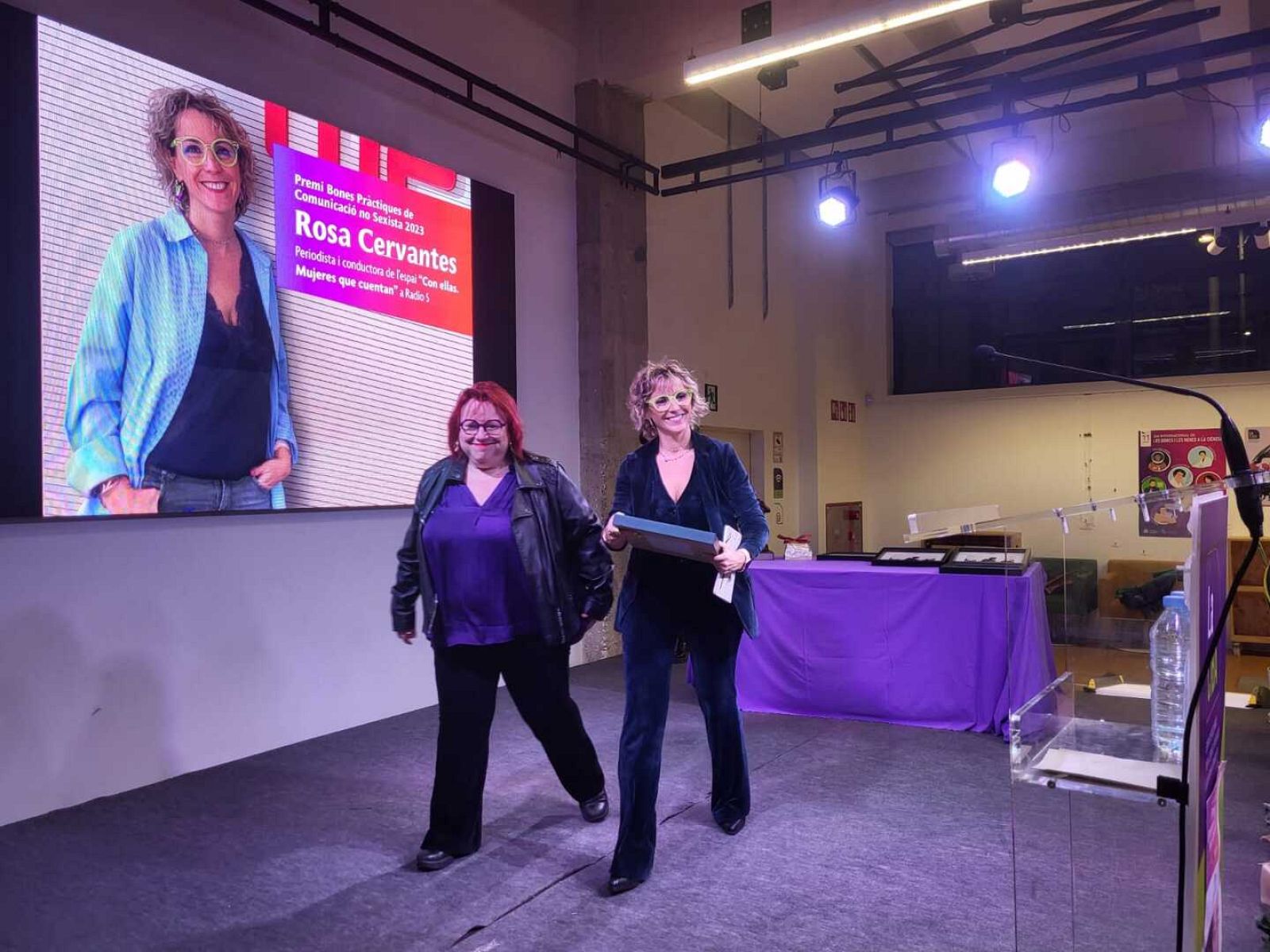 IX Premi Margarita Rivière; Montserrat Boix delegada de Igualdad, Diversidad e Inclusión de RTVE i Rosa Cervantes