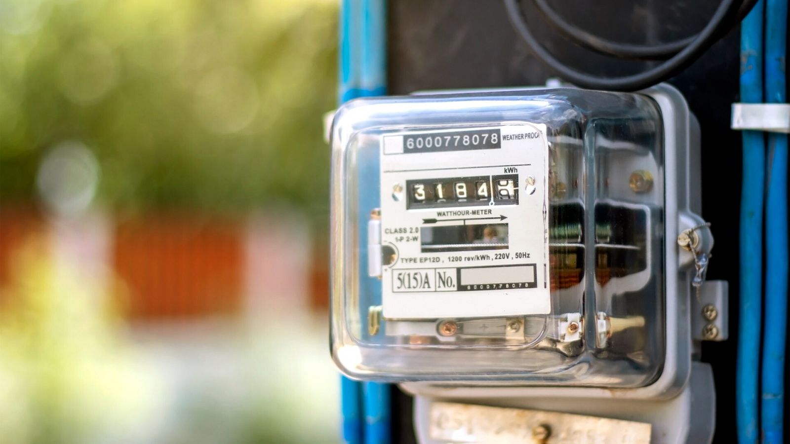 Las comunidades de vecinos con una potencia menor o igual a 10 kW podrán seguir con la tarifa PVPC