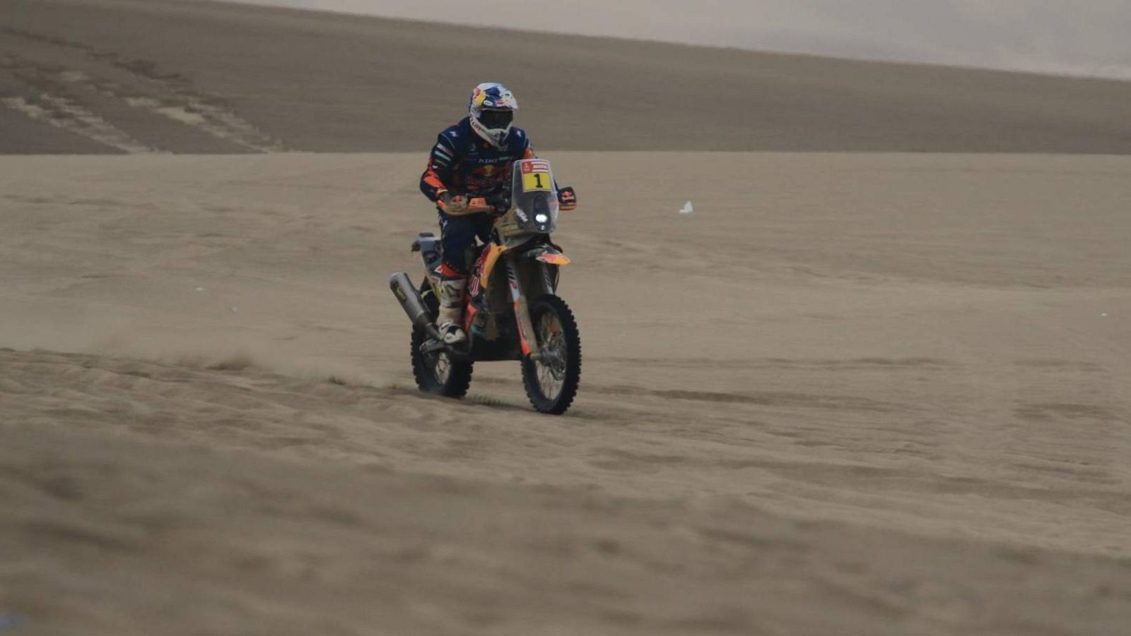 Matthias Walker, baja para el Dakar 2024 tras un accidente cuando entrenaba