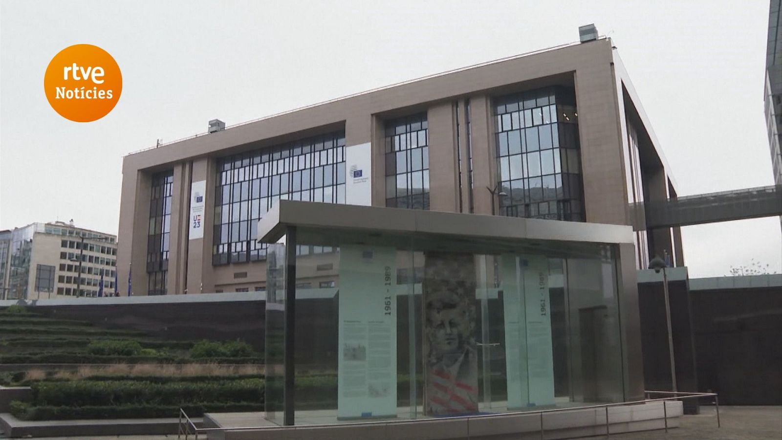 Els 27 tornen a discutir l'oficialitat del català, l'euskera i el gallec a la UE