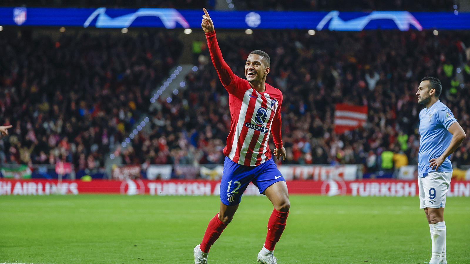 El Atlético de Madrid, líder a octavos a ritmo de récord