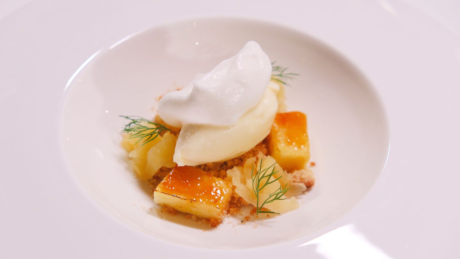 Receta de Piña, merengue y cardamomos de MasterChef Junior 10