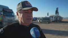 Carlos Sainz, contra el desierto y la amenaza de Al-Attiyah y Loeb