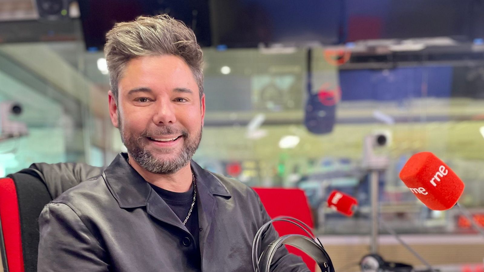 El cantautor ha avanzado uno de los temas, "Encuentro (Tangos)", junto a Jesús Guerrero