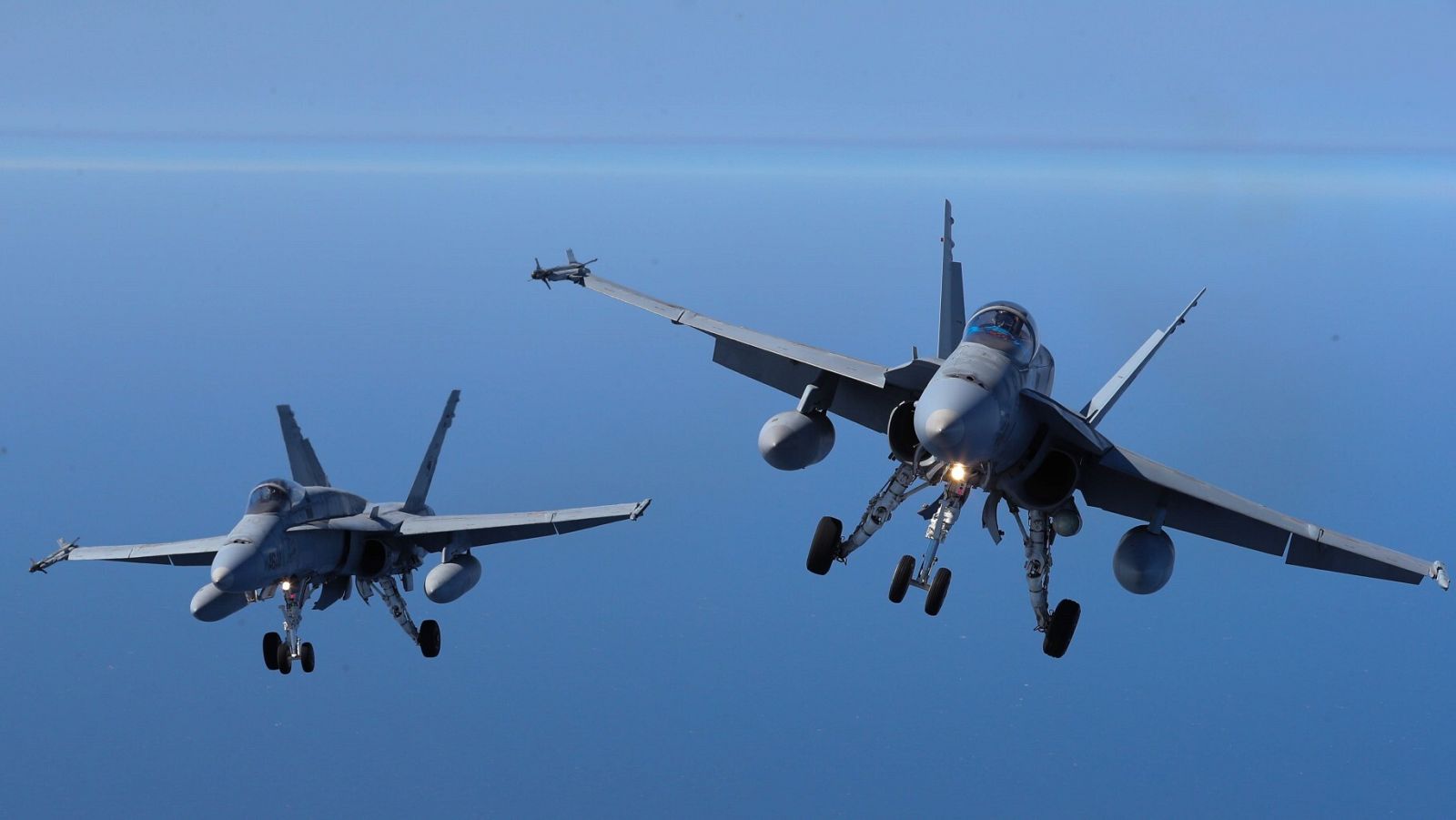 El grueso de las emisiones militares proceden del uso del combustible de los aviones