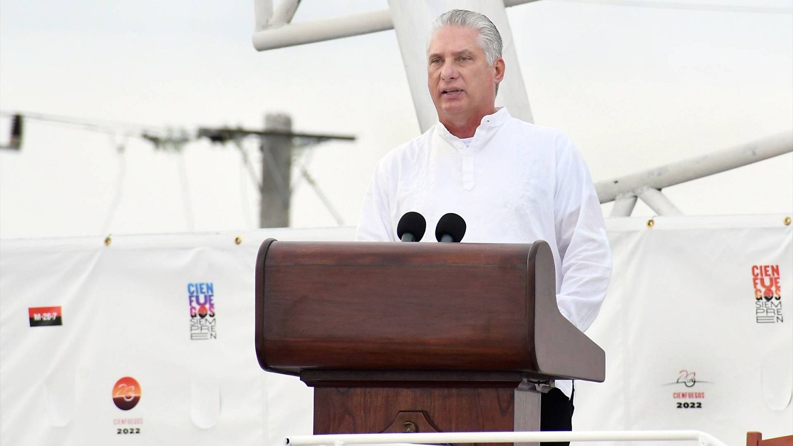 Díaz-Canel niega un "paquete neoliberal" en el plan de choque anunciado en Cuba