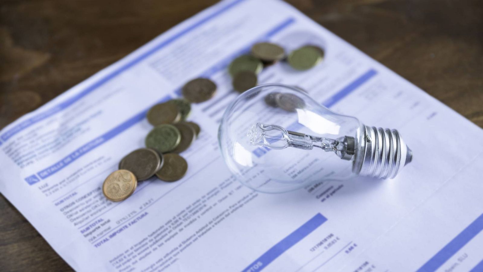 Les factures dels serveis bàsics seran més cares el 2024, però l'increment de preus s'ha moderat