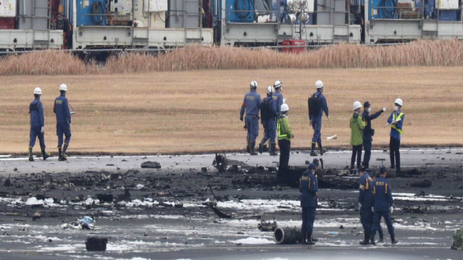 Las autoridades japonesas inician la investigación sobre el accidente aéreo ocurrido en Tokio