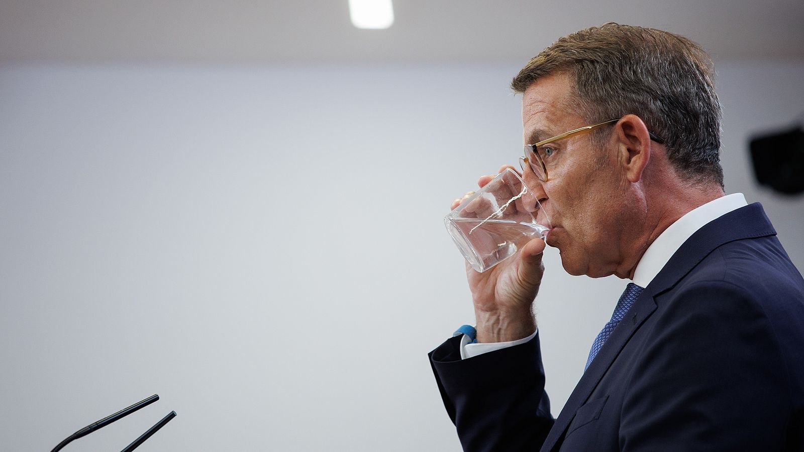 El PP manté que Núñez Feijóo desconeixia la reunió amb Junts