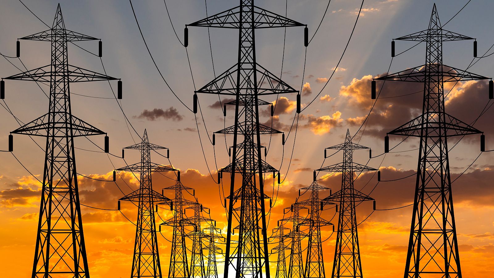 Precio luz hoy y horas más baratas: torres de alto voltaje