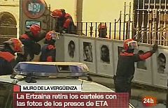 La Ertzaintza retira las fotos del muro de la vergüenza de Mondragón