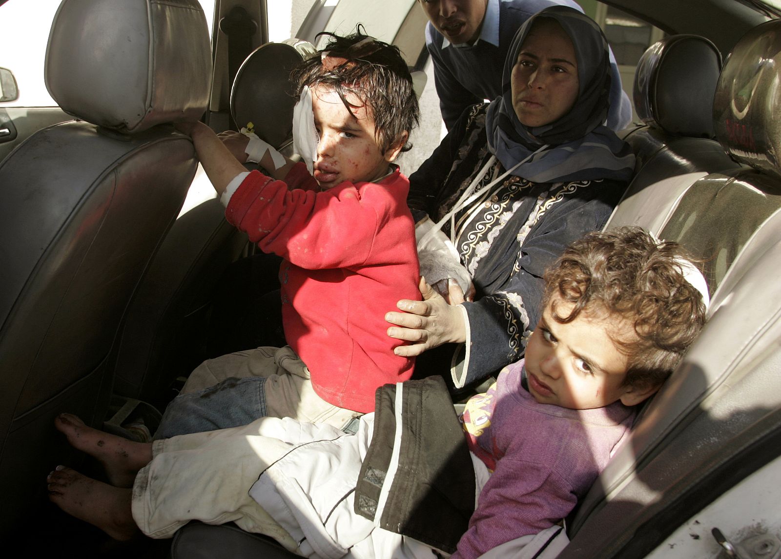 Palestinian children arrive at hospital in northern Gaza