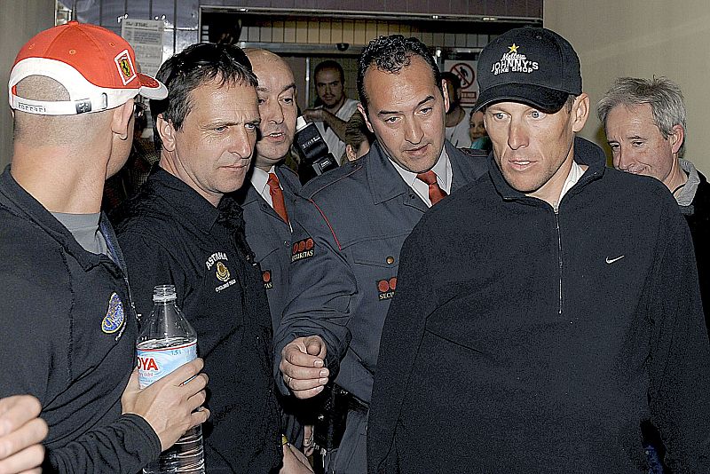 Armstrong: "Confío en poder correr el Giro"