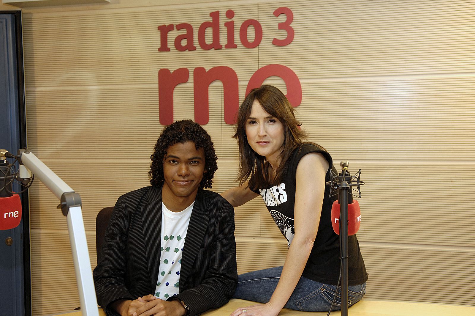 Arturo J. Paniagua y Virginia Díaz muestran Radio 3 en 'No Disparen al Pianista'