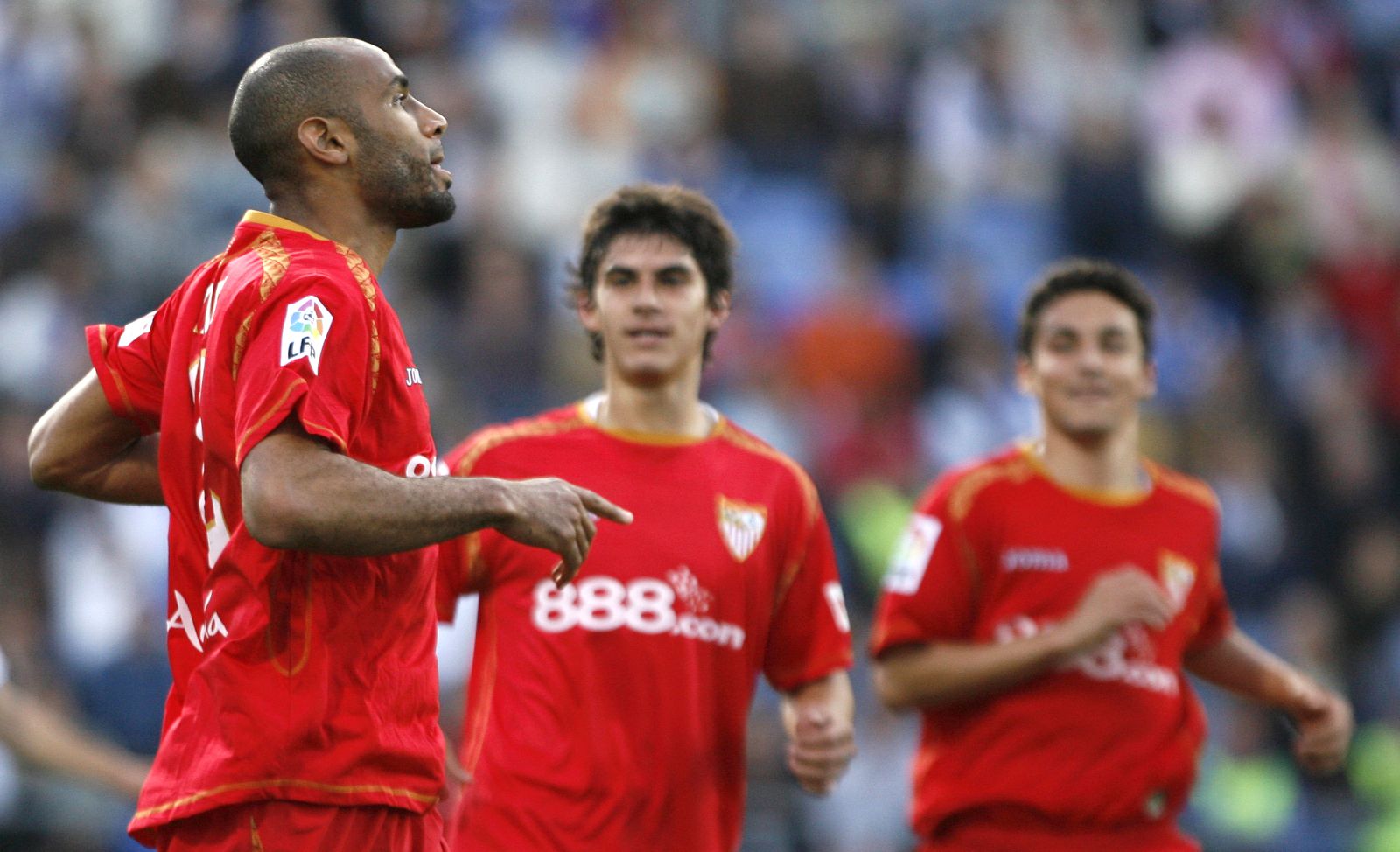 Kanoute celebra su gol al Recreativo de Huelva