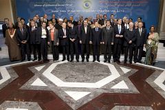 Repiten la foto de familia del II Foro de la Alianza de las Civilizaciones para que salga Zapatero