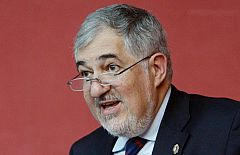 Pumpido y Velázquez zanjan la polémica por la "pequeña descoordinación" en la lucha contra ETA