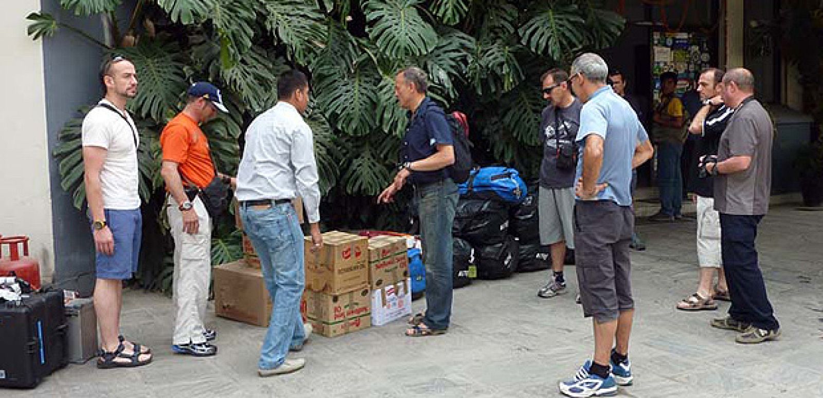 Cargando material para el Cho Oyu