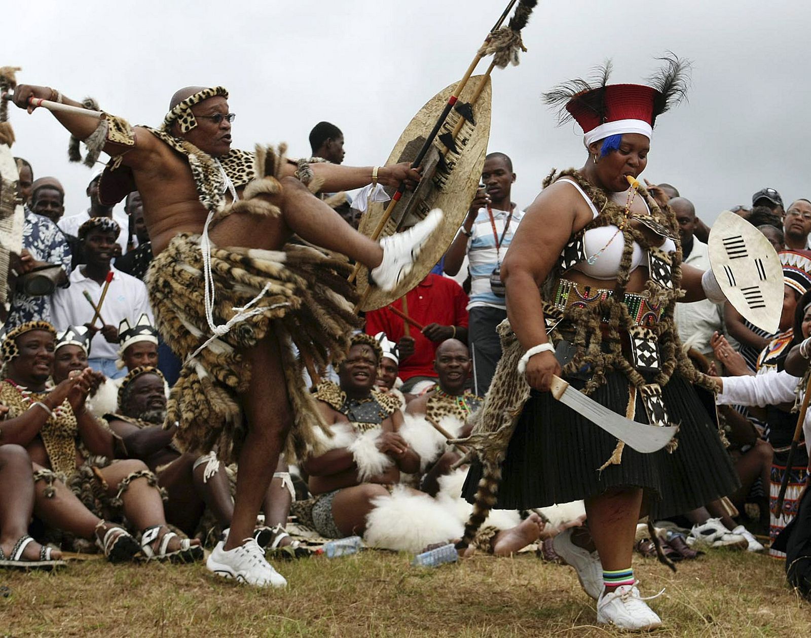 Zuma elige primera dama