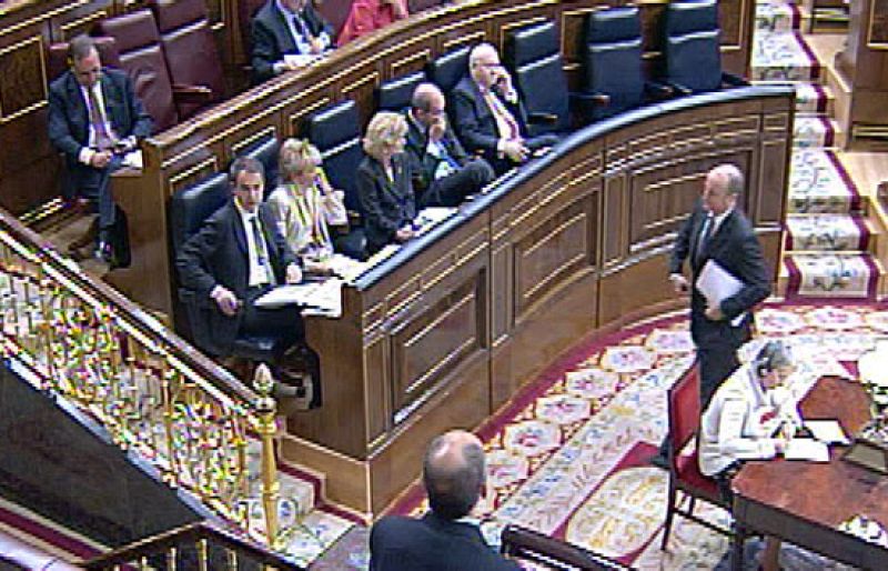 Zapatero y Rajoy se enfrentan en el debate sobre el estado de la Nacion con la mirada puesta en el 7-J