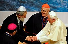 El Papa, en el memorial del Holocausto: "Que sus sufrimientos jamás sean negados u olvidados"