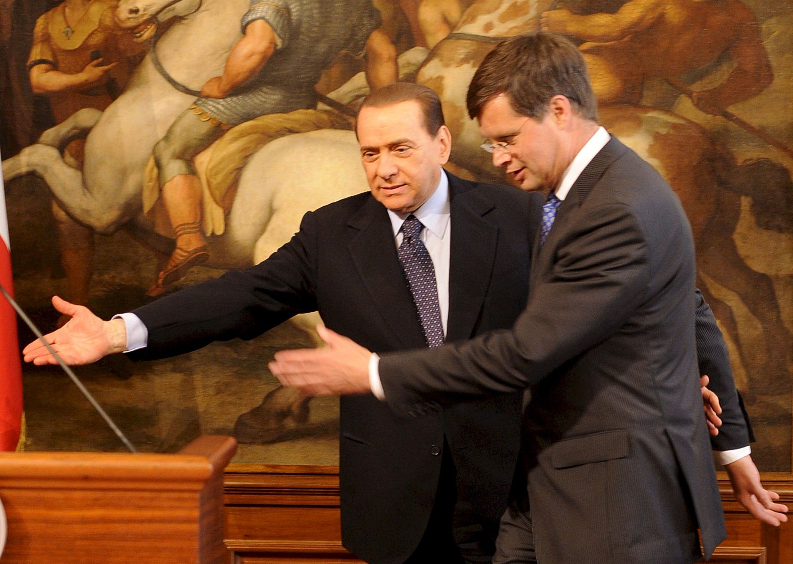 Berlusconi con su homólogo holandés