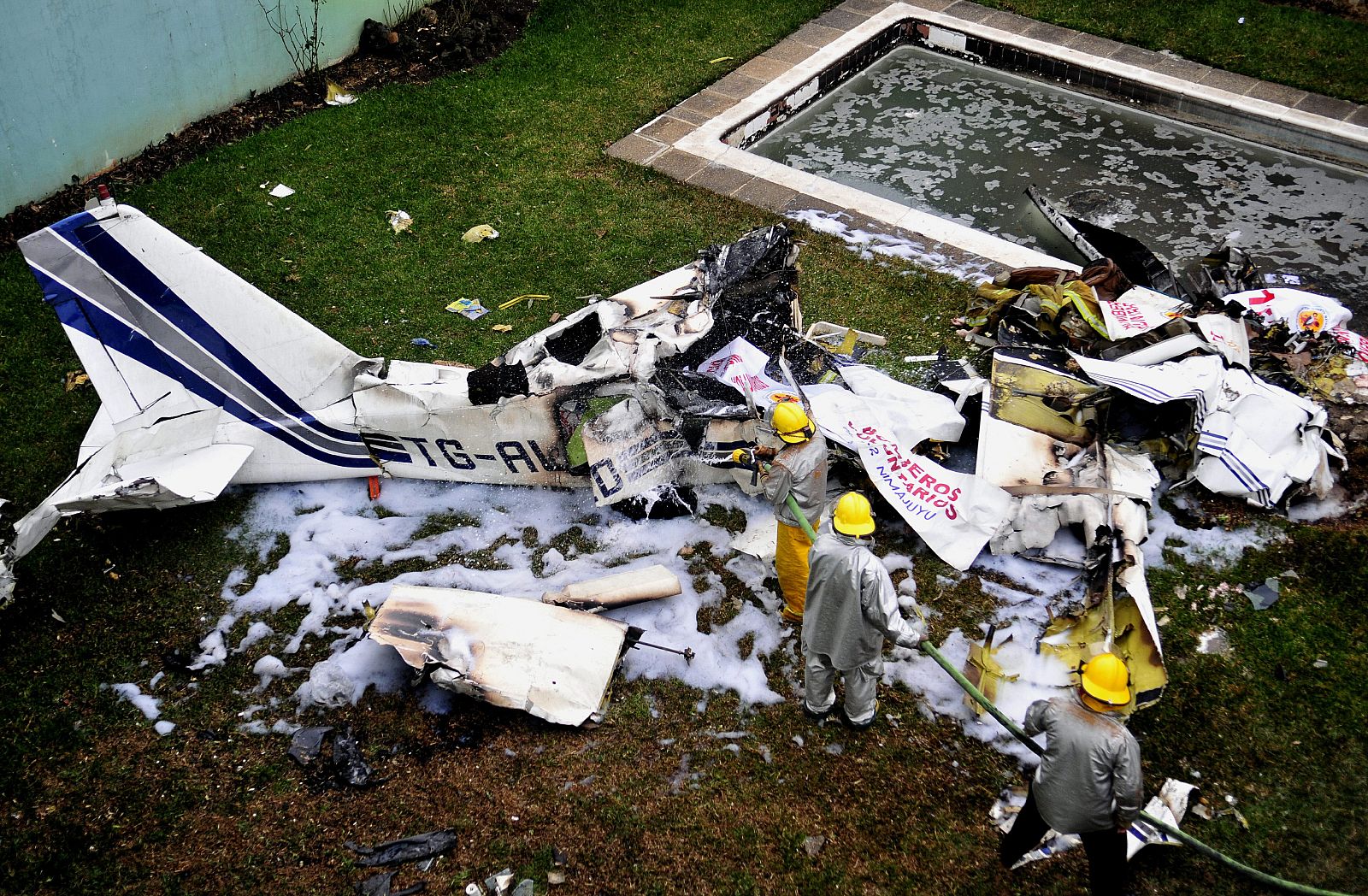 CAE AVIONETA PRIVADA SOBRE RESIDENCIA EN GUATEMALA