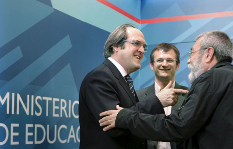 Los sindicatos piden a Gabilondo un gran pacto en educación