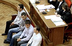Los mossos acusados de agredir a un detenido aseguran que su actuación fue proporcionada