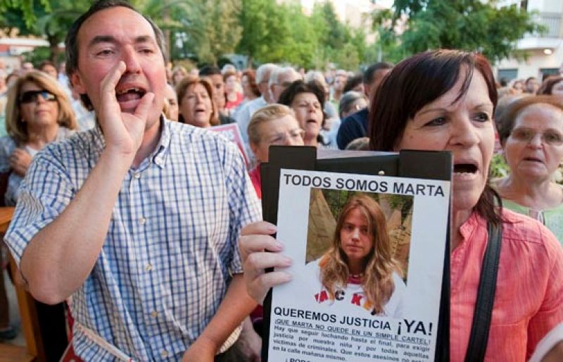 Familiares y vecinos de Marta del Castillo protestan por la liberación del hermano del asesino confeso