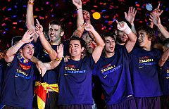 Barcelona se vuelca con los campeones