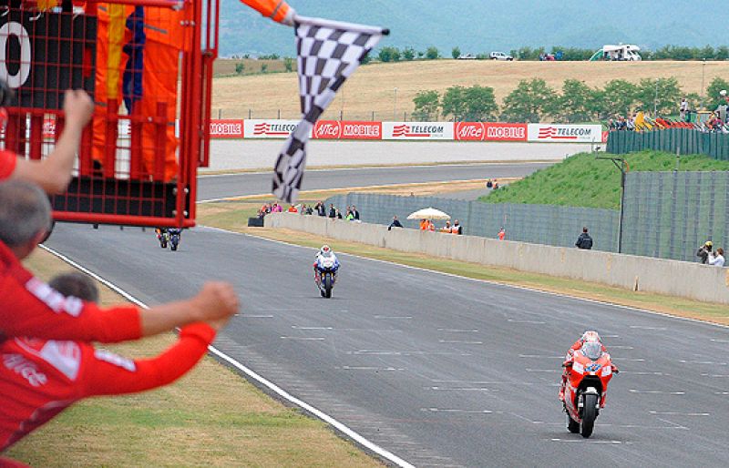 Stoner profana el santuario de Rossi