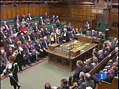 La ministra británica de Comunidades de Brown, Hazel Blears, presenta su dimisión