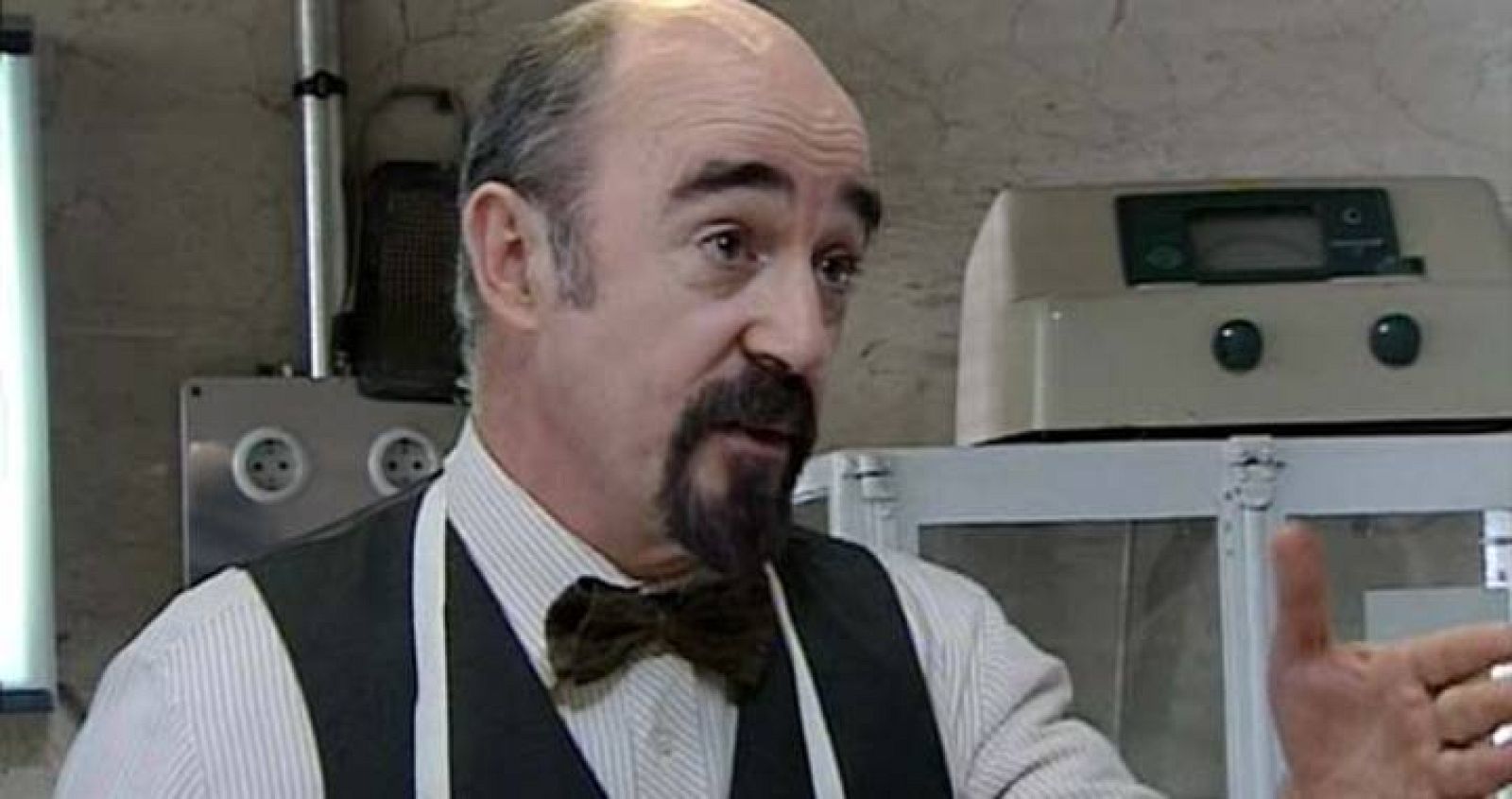 Álex Angulo es el doctor Maeztu