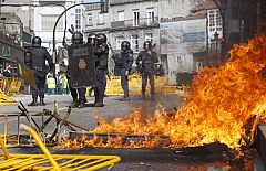 La Policía Nacional reprime a los huelguistas del metal al intentar tomar el Ayuntamiento de Vigo