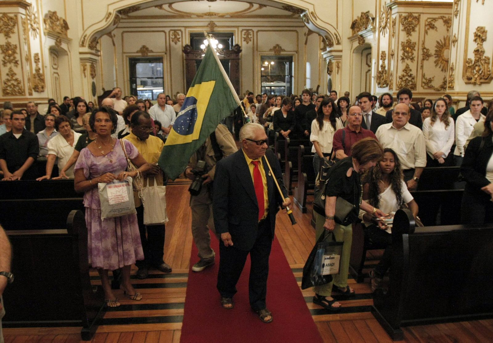 HOMENAJE A LAS VÍCTIMAS DEL VUELO DE AIR FRANCE