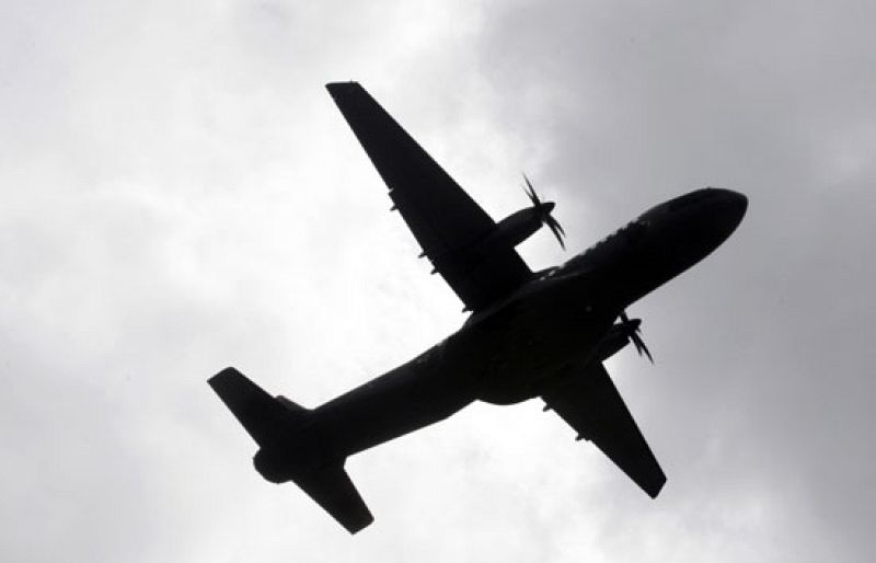 Un submarino francés busca ya en 36 km2 las cajas negras del avión de Air France siniestrado