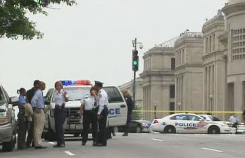 Un neonazi de 88 años provoca el caos en el museo del Holocausto de Washington