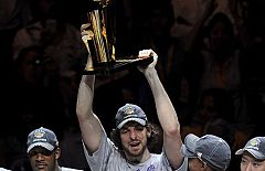 Gasol hace historia con los Lakers y se convierte en el primer español que gana la NBA